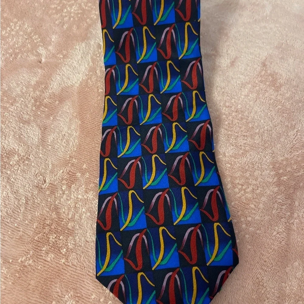 Vibrant Geometric Patterned Tie